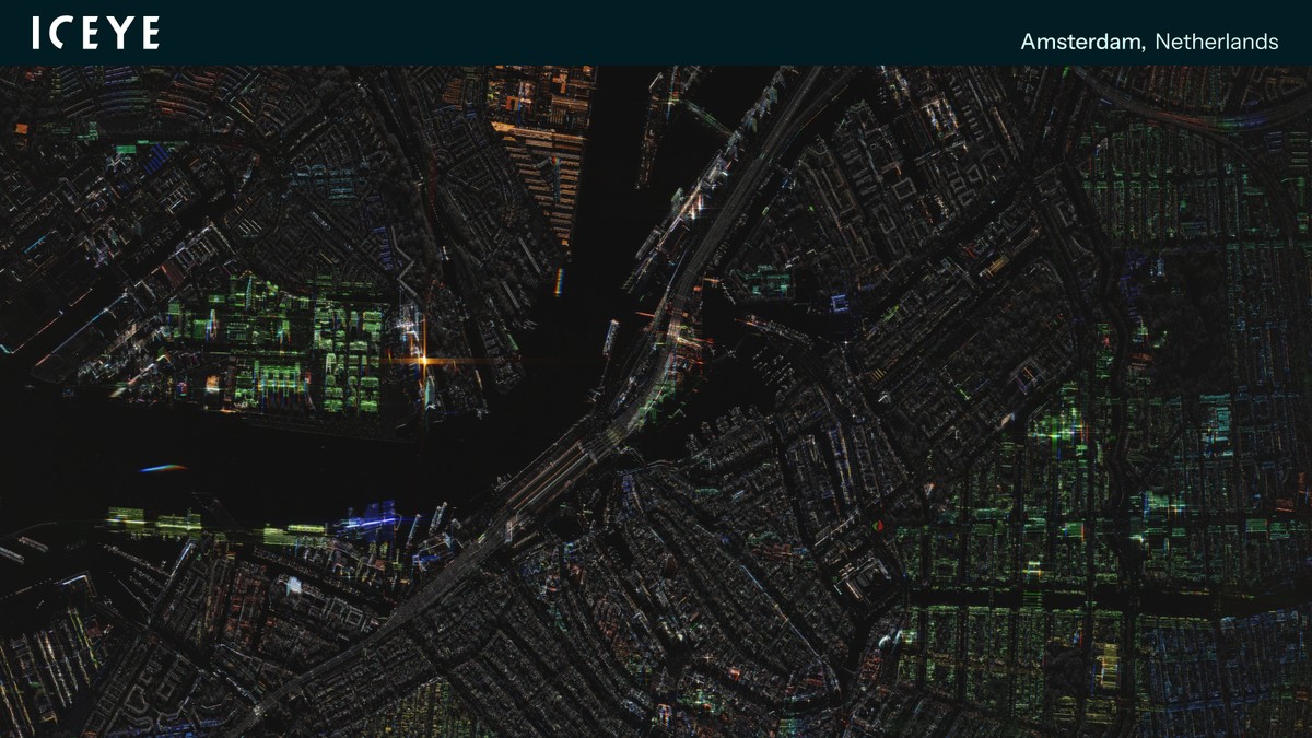 Amsterdam z satelity ICEYE