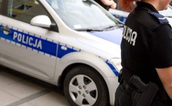 43-latek zaatakował w szczecińskim sądzie pracownika ochrony. Miał też przy sobie kanistry z paliwem