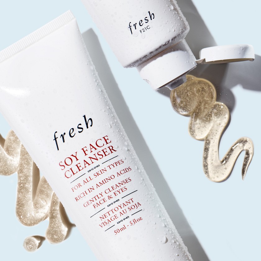 Auch im Set ist das Soja-Gesichtsreinigungsmittel von Fresh, das sich für alle Hauttypen eignet. 
