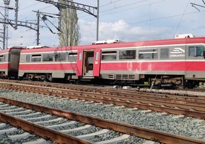 Putnički voz iskočio iz voza