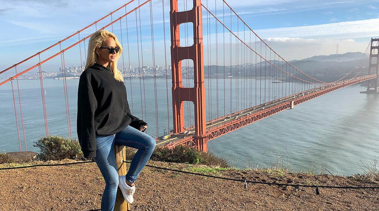 Zimány Linda a világhírű, vörös színű, San Franciscó-i Golden Gate hidat is meglátogatta amerikai körútja során /Fotó: Instagram