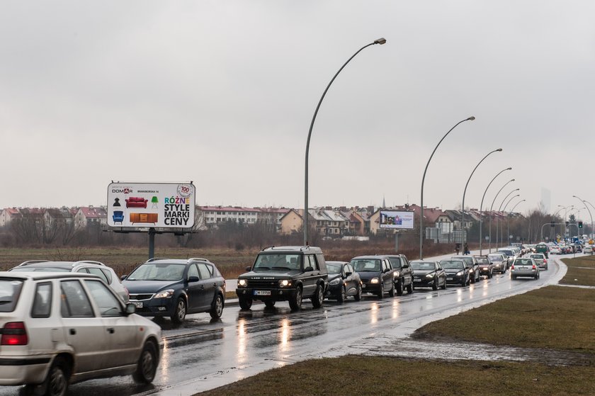 Tragiczny wypadek na węźle bielańskim, tuż przy zjeździe z autostrady