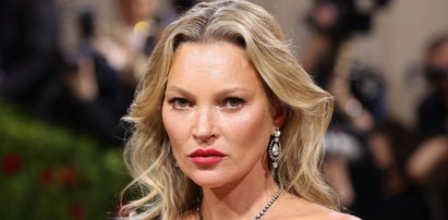 Kate Moss udzieliła wstrząsającego wywiadu. Miała 15 lat gdy ją tak skrzywdzono: "On kazał mi zdjąć stanik"