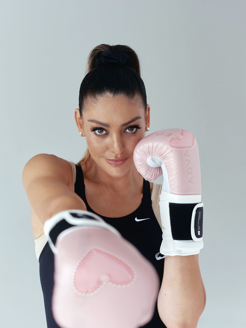 Kulcsár Edina digitális címlap – Fürdőruha NIKE, Body PRIMARK