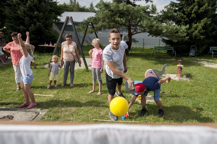 Żory. Mieszkańcy Rogoźnej zorganizowali piknik i zbiórkę pieniędzy dla trojaczków