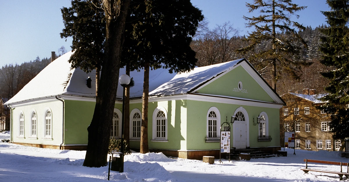 Idealny kierunek na zimowy wypoczynek i kuracje dla seniorów. 4 topowe uzdrowiska w pięknym regionie Polski