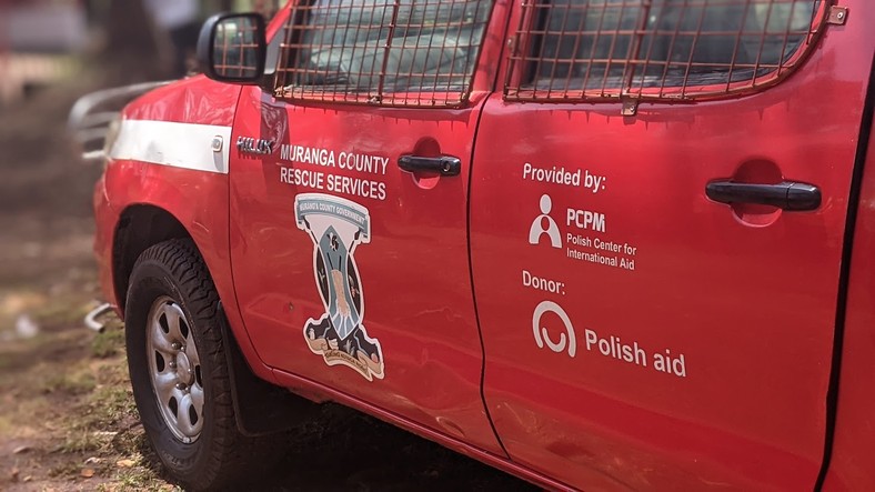 Samochód ratowniczy przekazany przez Polskie Centrum Pomocy Międzynarodowej strażakom w Kenii.