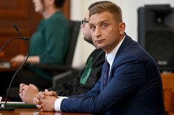 Afera Radomgate.  Bąkiewicz po raz drugi pozwany w trybie wyborczym przez Frysztaka z KO