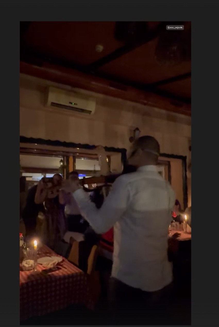 Milena Popović u kafani