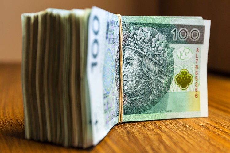Pieniądze, banknoty stuzłotowe