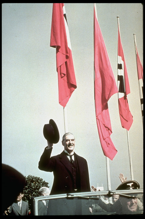 Neville Chamberlain podczas wizyty w Niemczech w 1938 r. 
