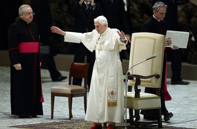 Papież Benedykt XVI ustępuje