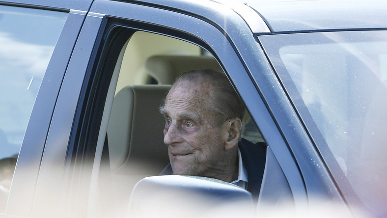 97letni książę Edynburga jeździ bez pasów już dwa dni po