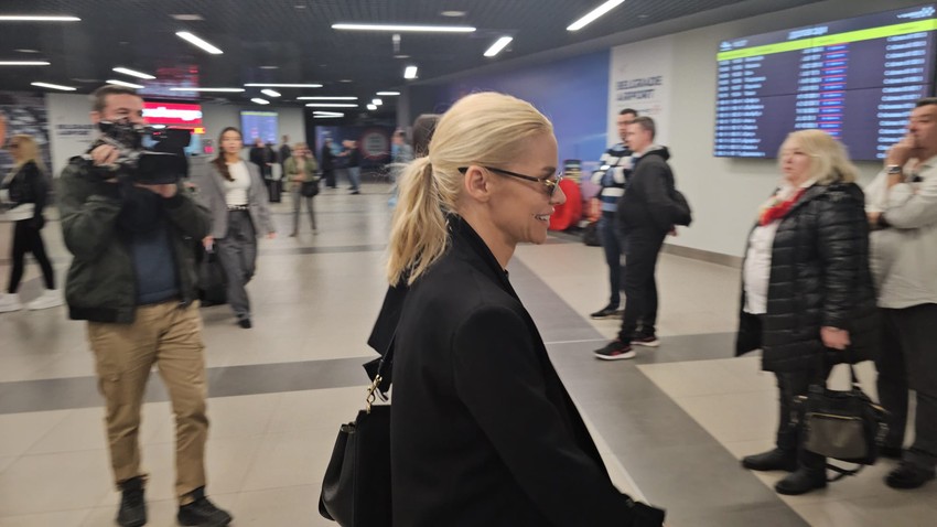 Nataša Bekvalac na aerodromu