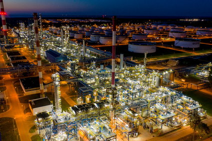 Rafineria Lotosu wstrzymuje produkcję na dwa miesiące