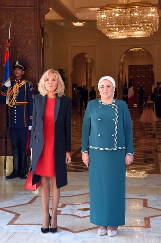 Brigitte Macron i Entissar Amer