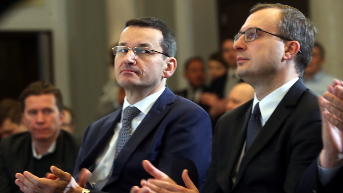 Wojna w PiS. Paweł Borys, współpracownik premiera, zaatakowany przez "Wiadomości"