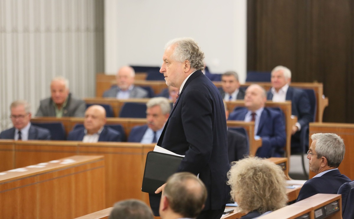 Prod. Andrzej Rzepliński na obradach Zgromadzenia Ogólnego Trybunału Konstytucyjnego