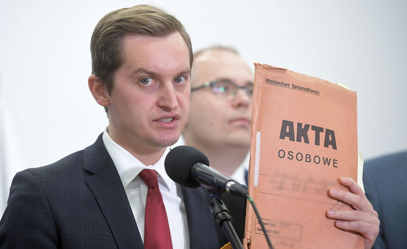Sebastian Kaleta powiedział dziennikarzom po głosowaniu, iż było do przewidzenia, że senatorowie opozycji nie poprą tej noweli. "Konsekwentnie będziemy walczyli w Sejmie, żeby ta ustawa została przyjęta przez Sejm" - podkreślił