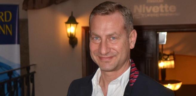 <b>Wojciech Jagielski</b>
<br>
<br>
Prezenter założył pub-restaurację Nautilus w Warszawie, ale biznes nie wypalił.