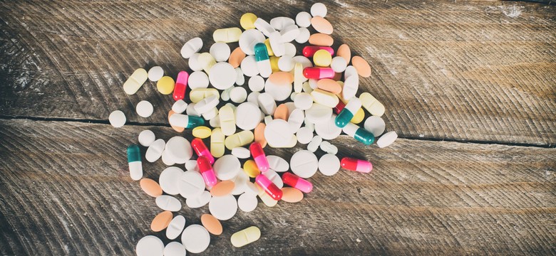 Epidemia niezbadanych suplementów. Dlaczego wciąż nie ma nad nimi nadzoru?