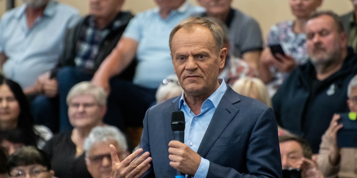 Zdjęcie ilustracyjne. Przewodniczący Platformy Obywatelskiej Donald Tusk w ramach trasy "Tu jest przyszłość"