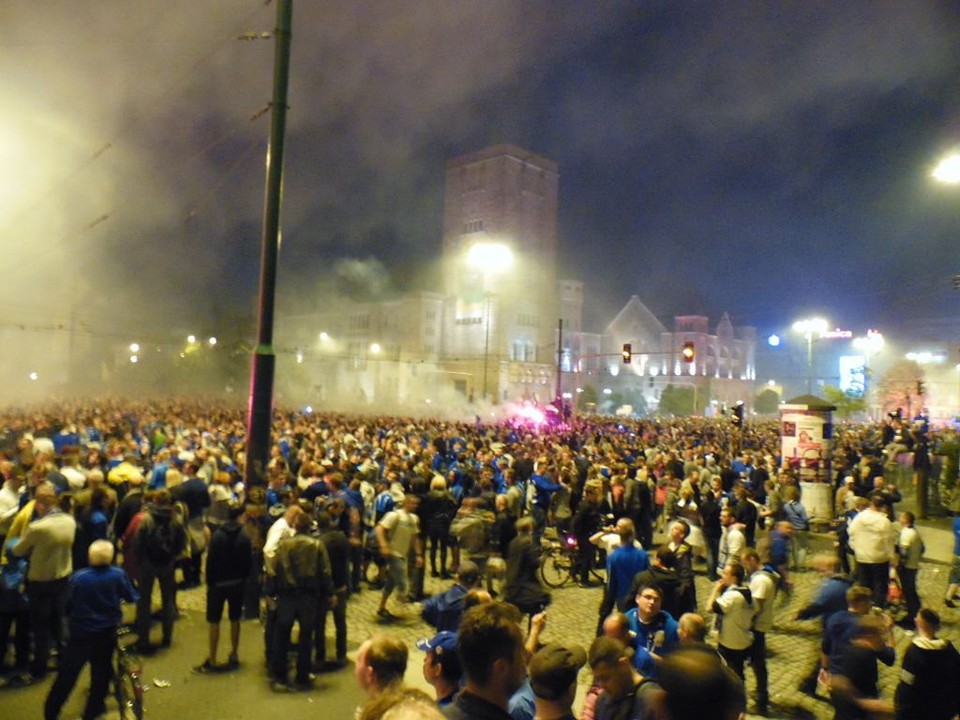 Lech Poznań Mistrzem Polski. Tysiące kibiców fetowało zwycięstwo