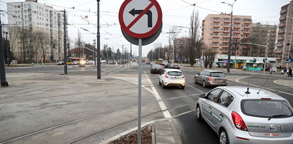 Absurd na Wołoskiej! W lewo nie skręcisz