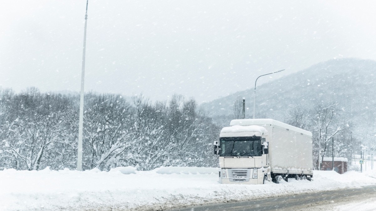 Śnieg, burze, ograniczona widzialność. IMGW: Napływa polarna masa powietrza