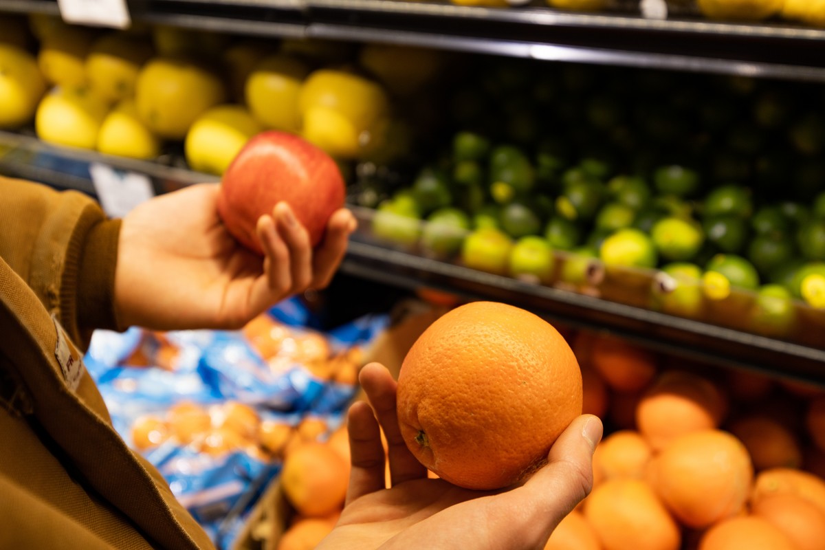 Lekarz zajmujący się dietami i długowiecznością daje cztery proste rady żywieniowe