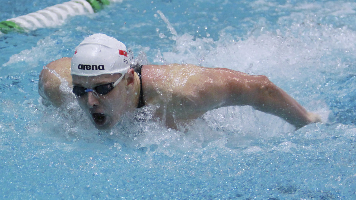 Konrad Czerniak awansował do półfinału 50 m stylem dowolnym mężczyzn podczas XXX Mistrzostw Europy w Pływaniu, które rozgrywane są w Budapeszcie. Sztuka ta nie udała się drugiemu z naszych reprezentantów - Łukaszowi Gąsiorowi.