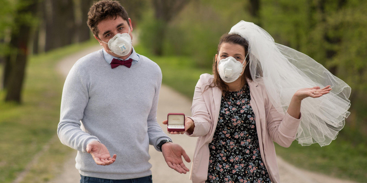 Wirus zniszczył im ślub, ale nie miłość