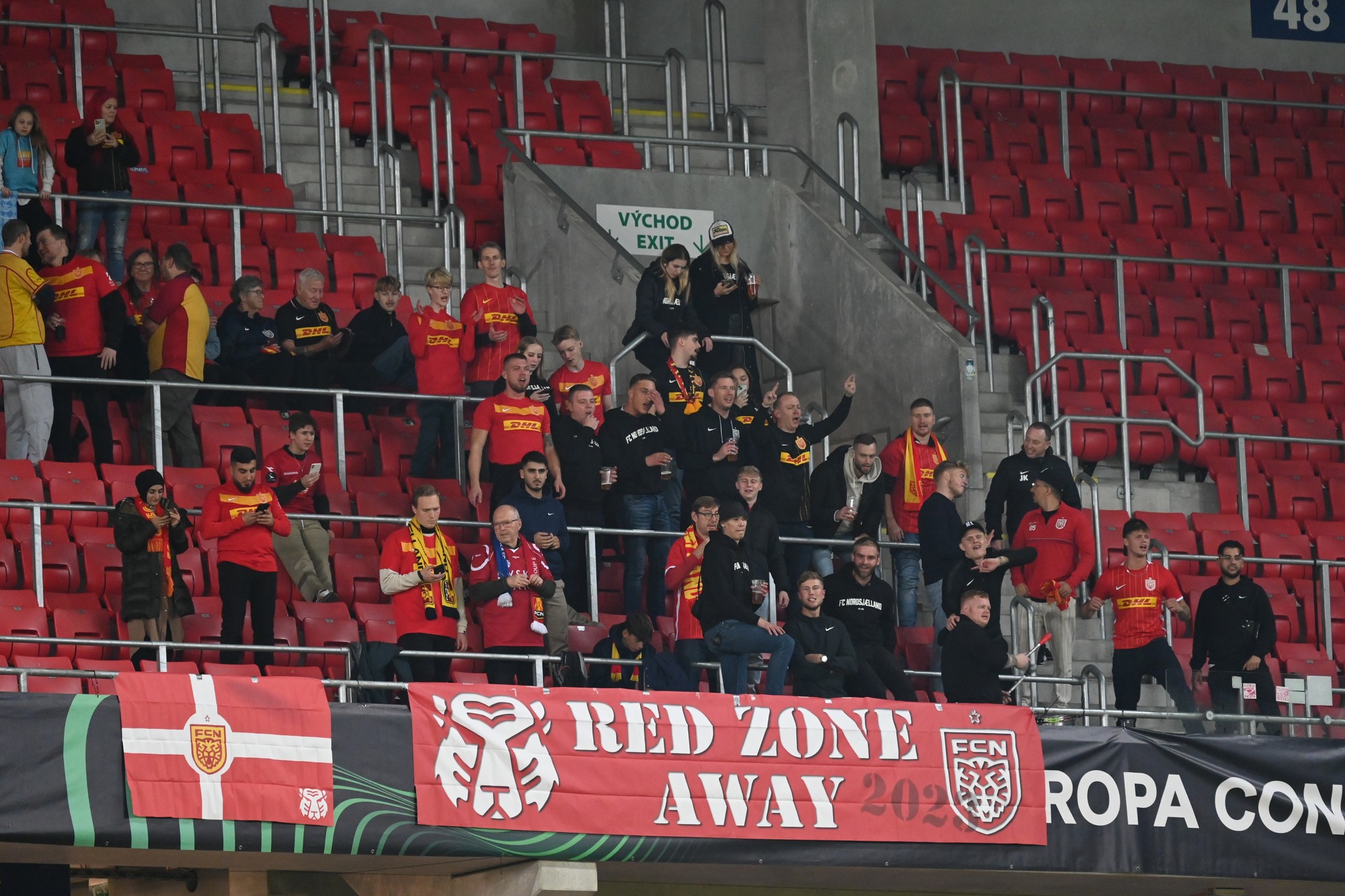 Futbaloví fanúšikovia dánskeho klubu FC Nordsjaelland.