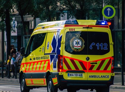 Mentés közben rátámadt egy ittas nő a mentősökre Budapesten című cikk nyitóképe