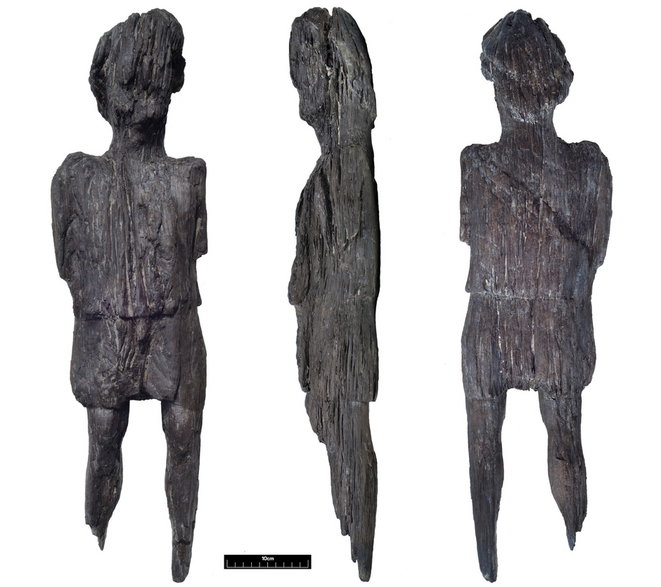 Niezwykła drewniana rzymska rzeźba znaleziona w Wielkiej Brytanii
