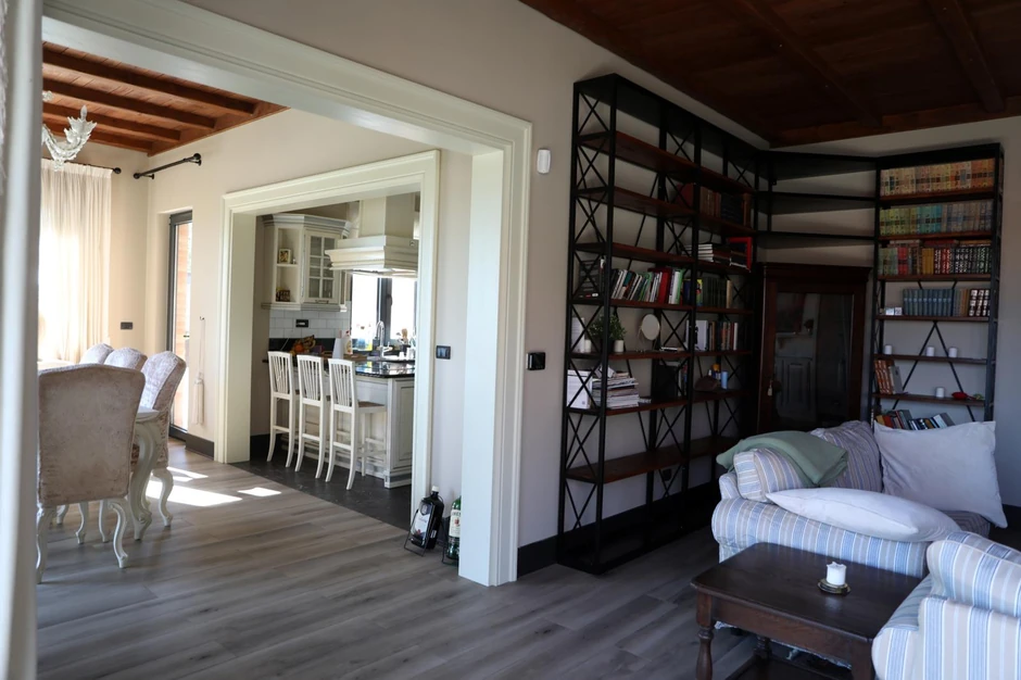 Unutrašnjost Raletove kuće na Avali