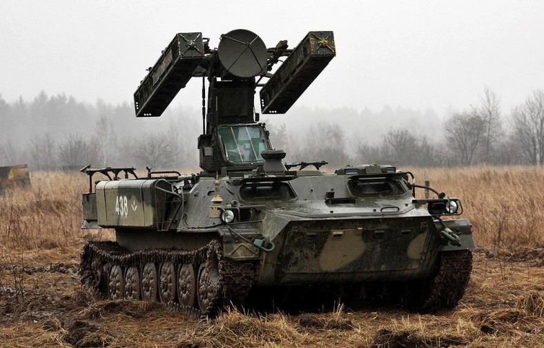 Rosyjski system obrony przeciwlotniczej Stierła-10.
