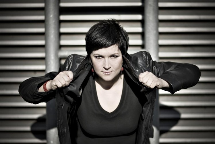 Pracowniczki Książnicy Pomorskiej w Szczecinie postanowiły walczyć ze stereotypem szarej i nudnej bibliotekarki i wzięły udział w odlotowej sesji zdjęciowej