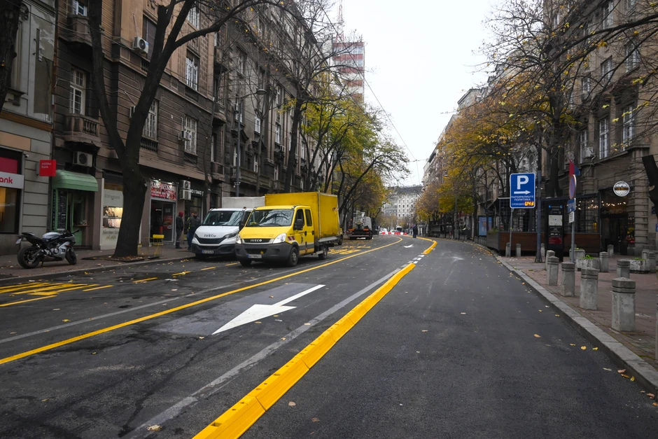 Postavljena horizontalna signalizacija u Makedonskoj ulici: Smer od Trga republike ka Politici