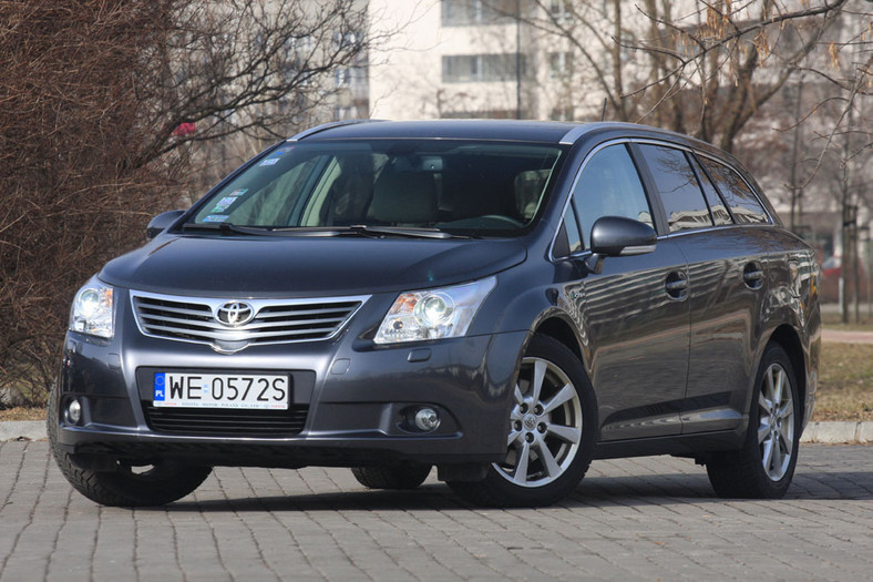 Zmieniona, ale bardzo podobna: Toyota Avensis 2.2 D-CAT SOL PLUS