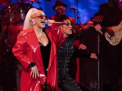 Wydatne kształty Christiny Aguilery na celowniku internetowych krytyków [FOTO]