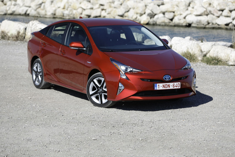 Toyota Prius IV nowa jakość hybrydy Test, Opinie, Dane