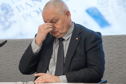 Jarosław Kaczyński ma rozmawiać z prezesem NBP o zarobkach w banku