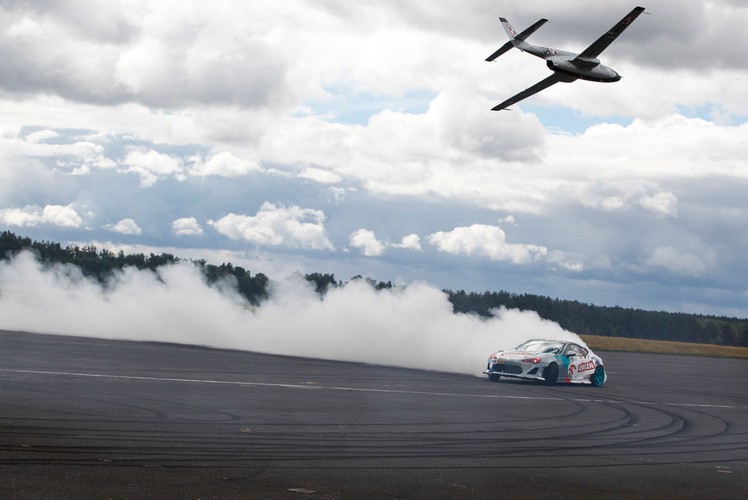 Kuba Przygoński ustanowił nowy rekord Guinnessa prędkości jazdy w drifcie