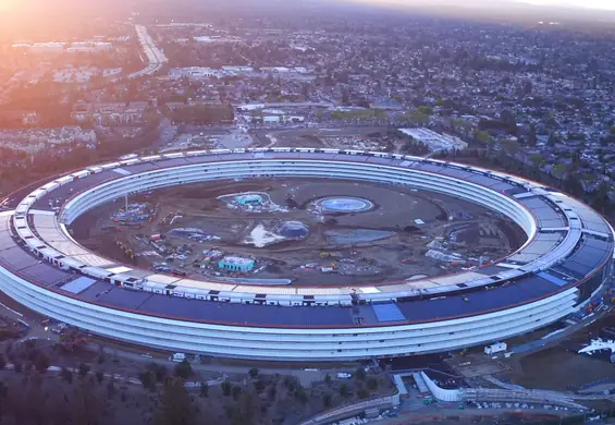 Za moment otwarcie nowej siedziby Apple. Właśnie pojawiły się pierwsze zdjęcia wnętrz