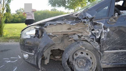 Csúnya karambol: ittasan okozott balesetet egy férfi Szomódnál