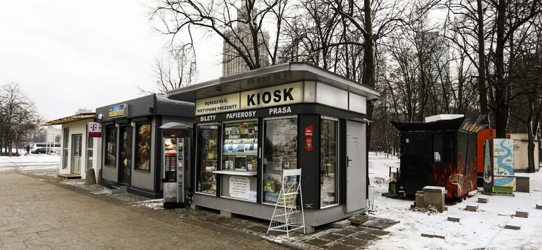Czarne chmury zbierają się nad kioskami. Mogą upadać jeden po drugim...