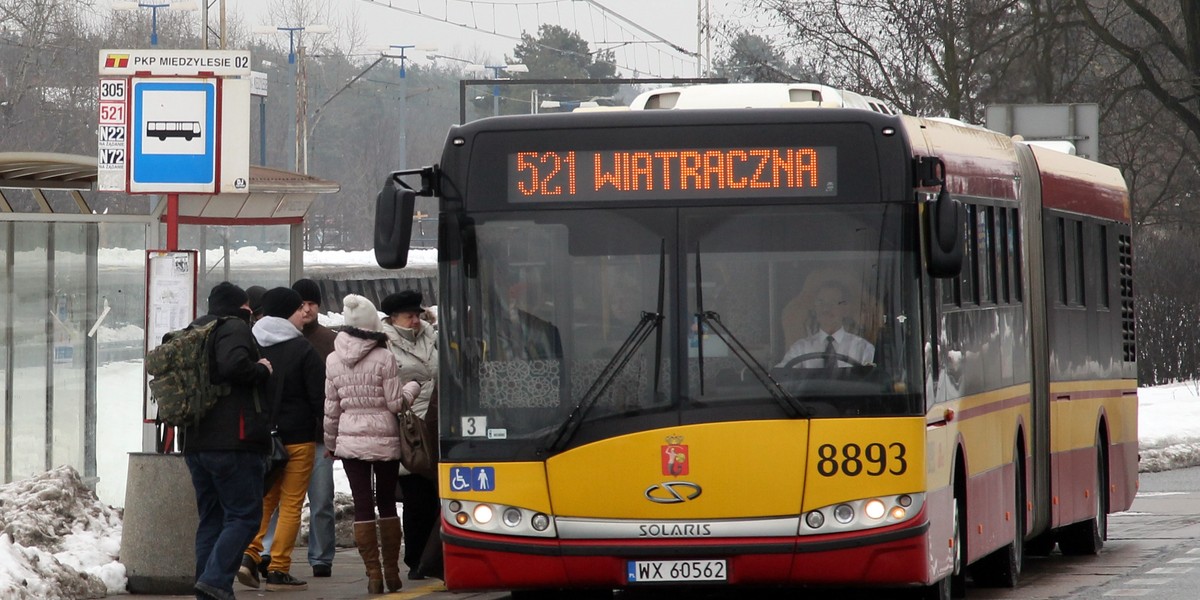 Zmiany w komunikacji miejskiej podczas Sylwestra 