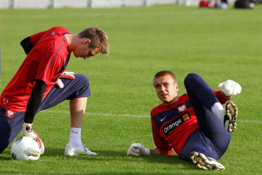 Grzegorz Sandomierski na zgrupowaniu reprezentacji grał w pomocy. Przez to może mieć trudności w Genk