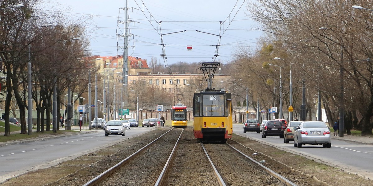 Groźne chemikalia w ziemi. Mieszkańcy Woli: To bomba ekologiczna!